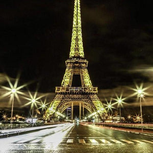Stunning Eiffel Tower in Night Lights Diamond Painting